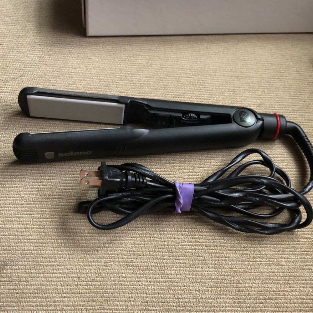 Solano 1.25” Flat Iron
